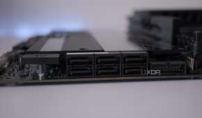 ASUS ROG Crosshair X670E Hero SATA ports