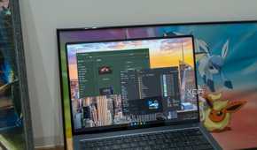 A WIndows 11 laptop running OneCommander and the Files app