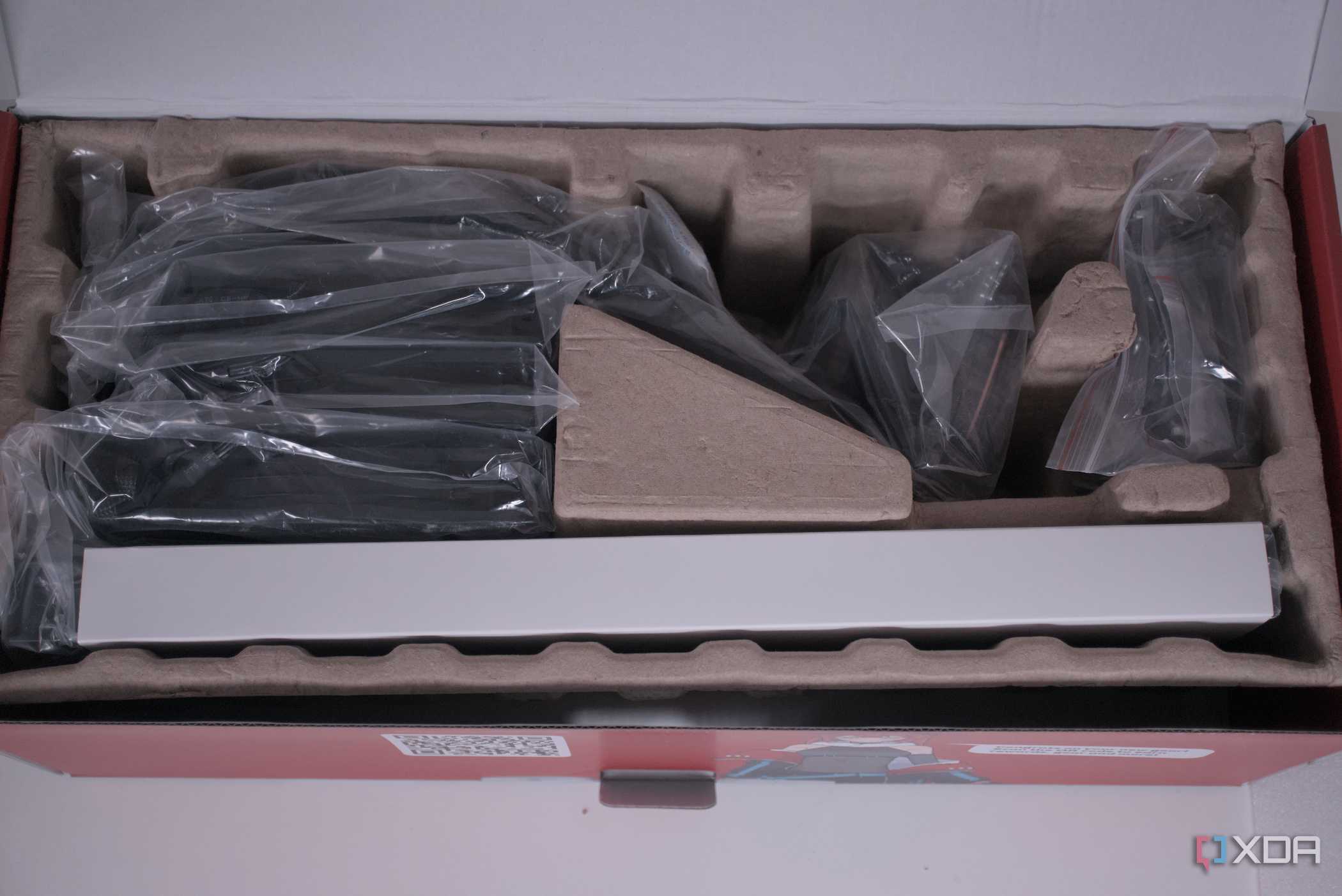 iBUYPOWER AW4 360 contents