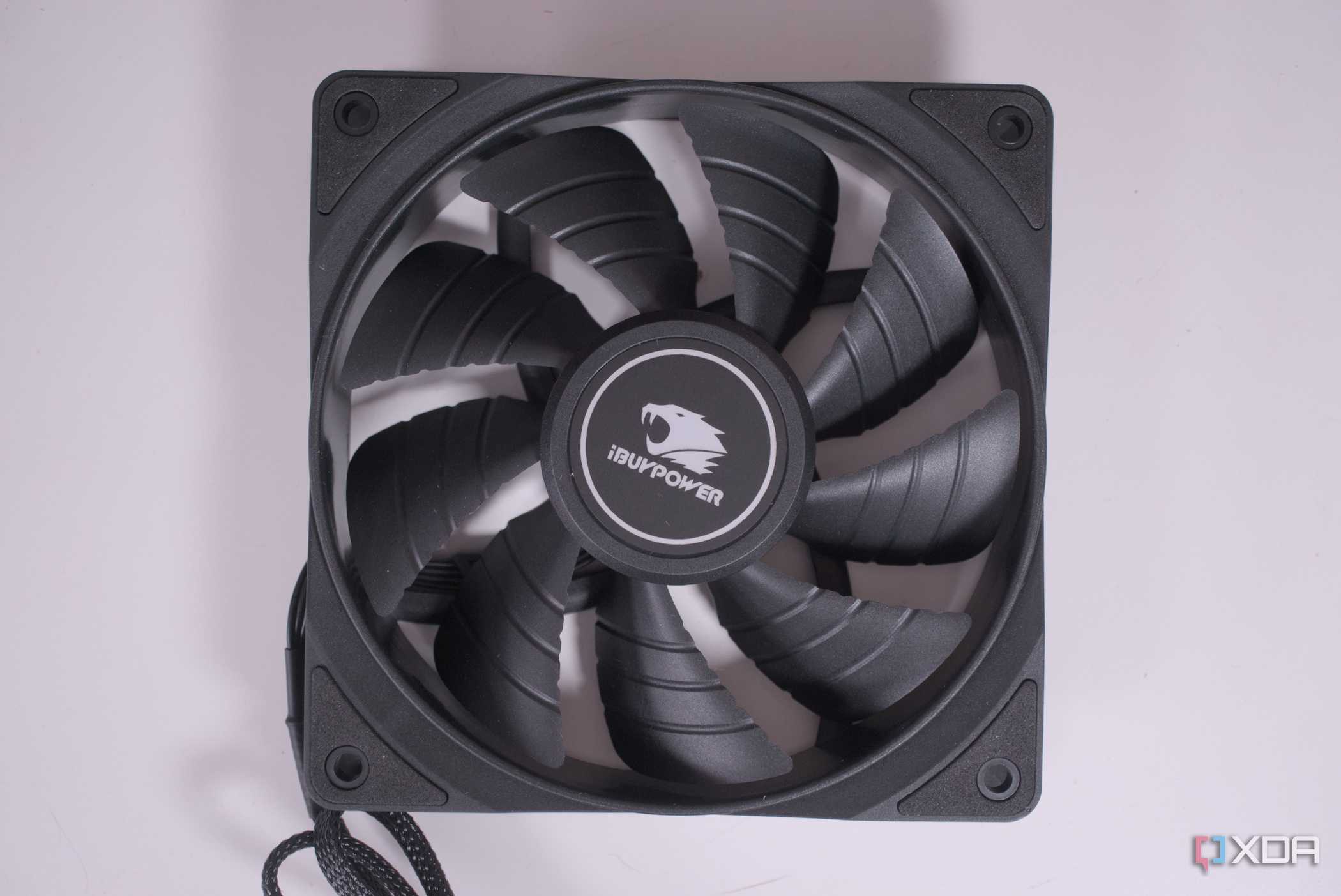 iBUYPOWER AW4 360 fan