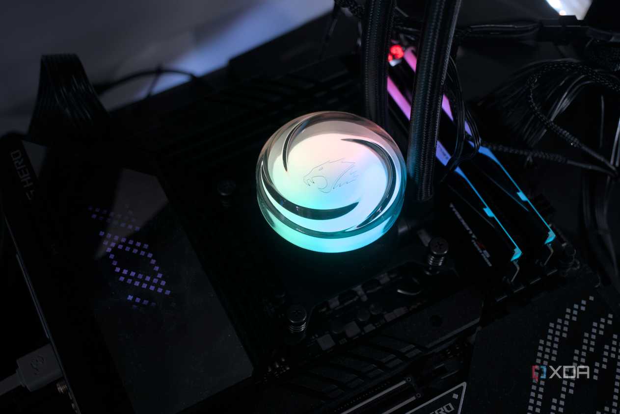 iBUYPOWER AW4 360 powered up