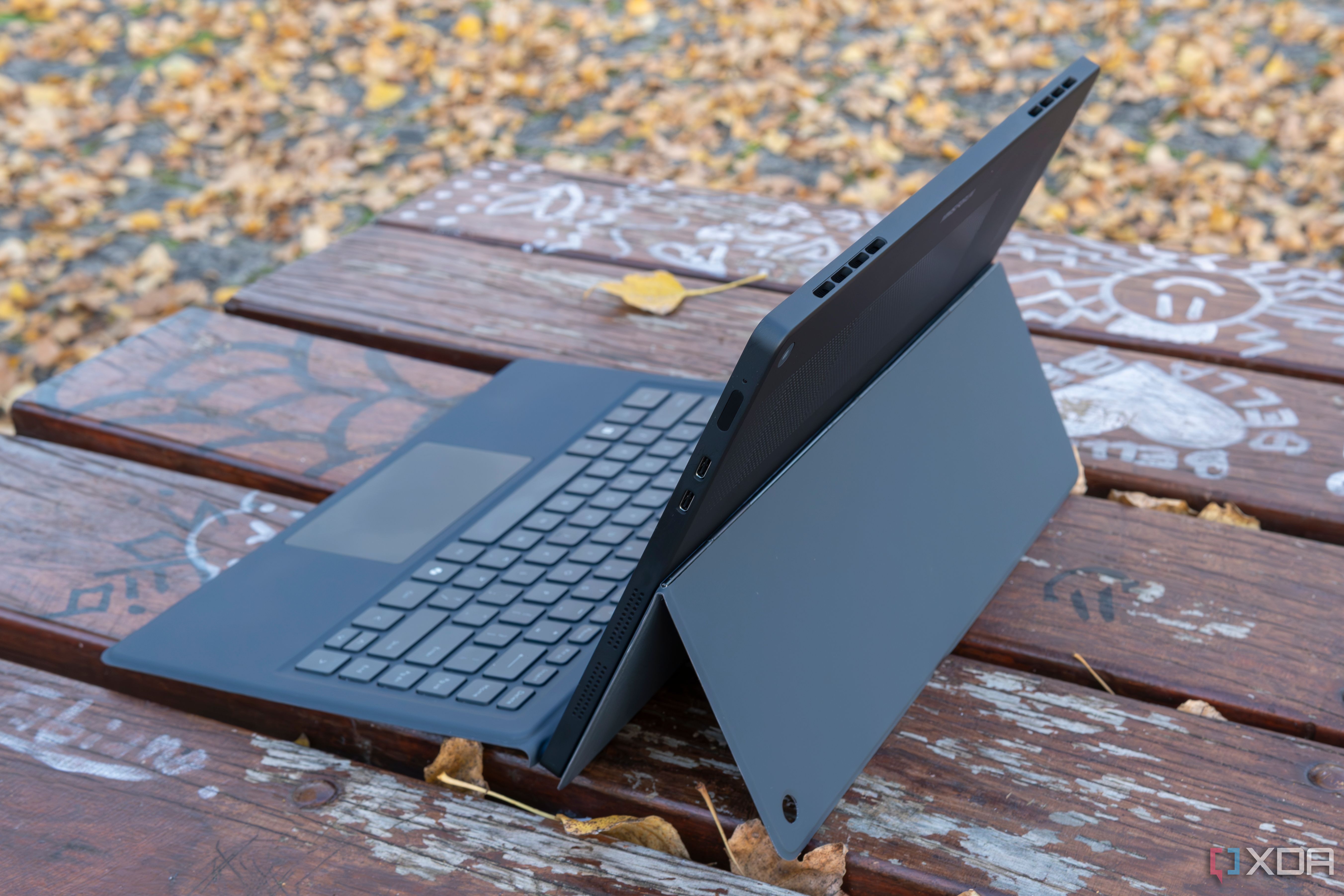 Minisforum V3 review: The Surface Pro has nothing to worry about (yet)