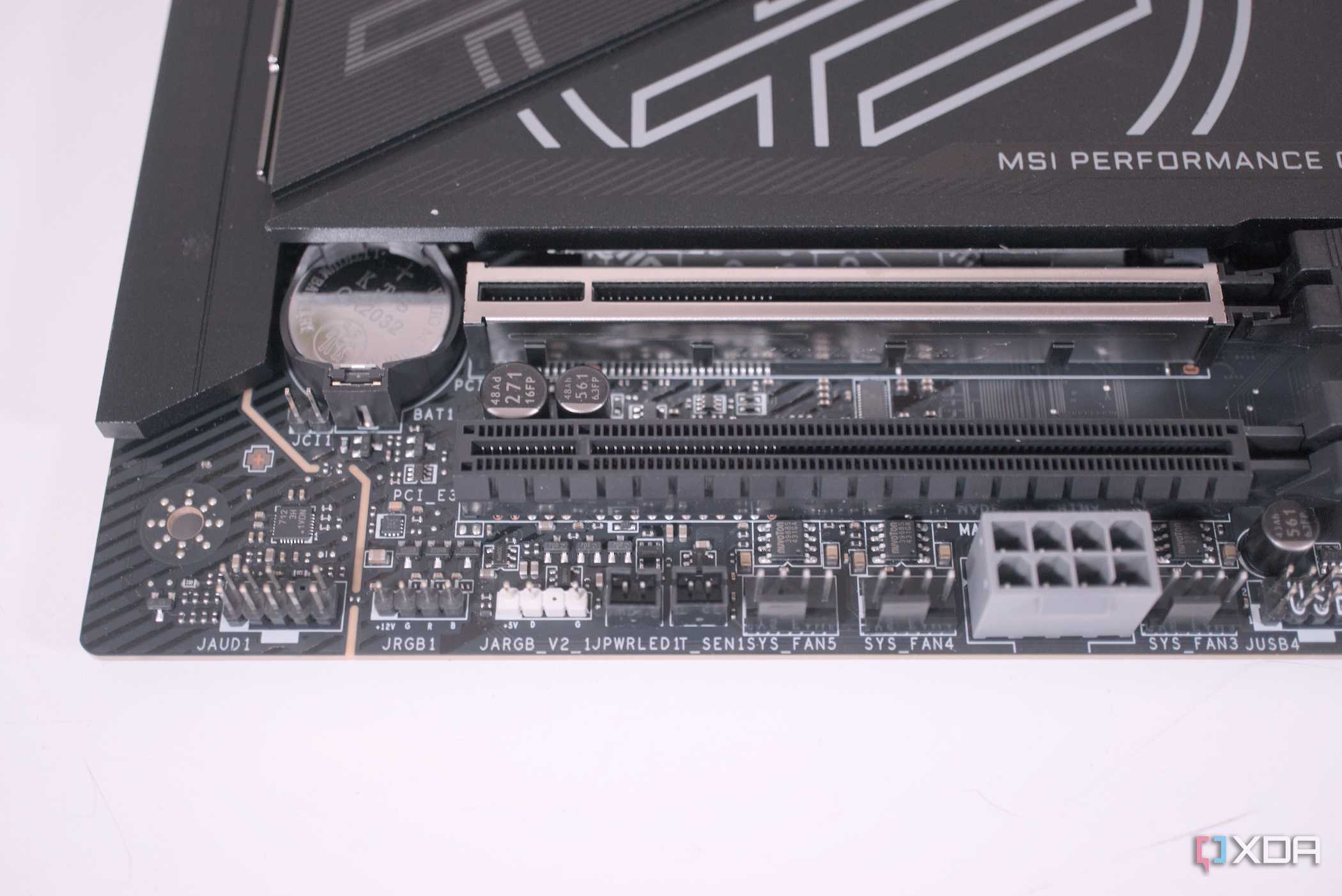 MSI MPG X870E Carbon WiFi lower headers