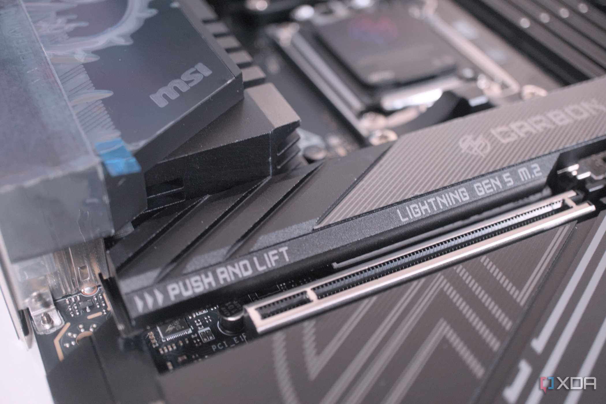 MSI MPG X870E Carbon WiFi M.2 quick release