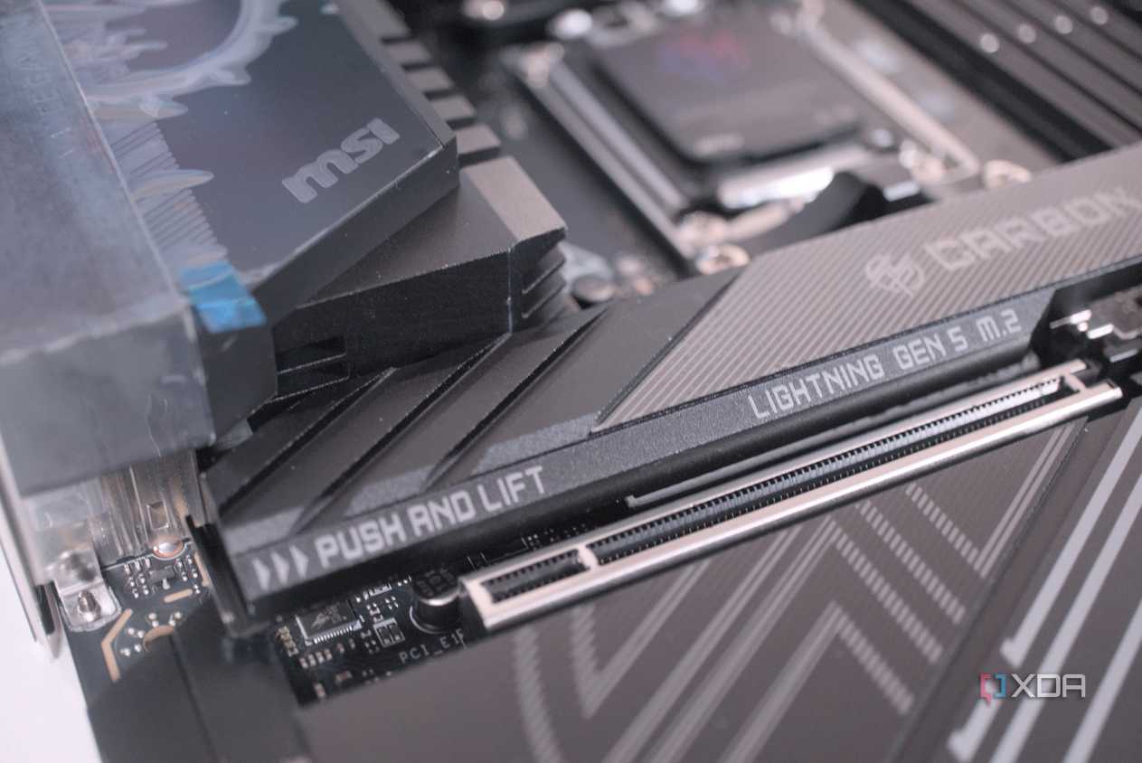MSI MPG X870E Carbon WiFi M.2 quick release