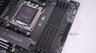 MSI MPG X870E Carbon WiFi DIMM slots