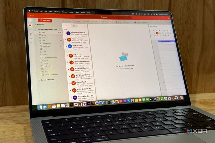 Outlook email open on a MacBook