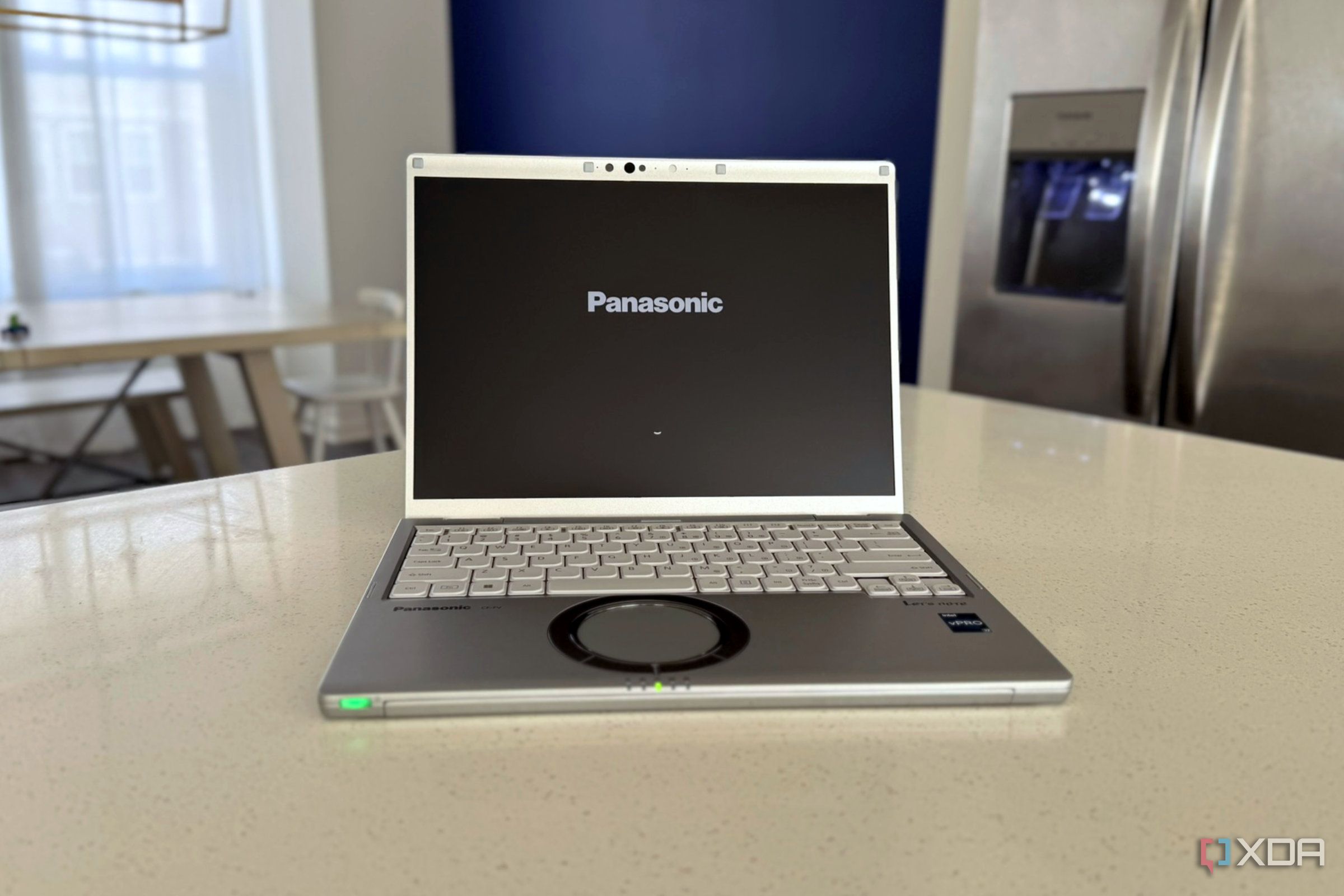 Panasonic Let's note シルバー Panasonic Let's note CF-SV CF-SV7UFKVS Core i7-8650U 16GB SIM slot