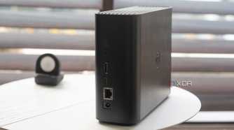 Picture of Synology BeeStation showing ports on a table