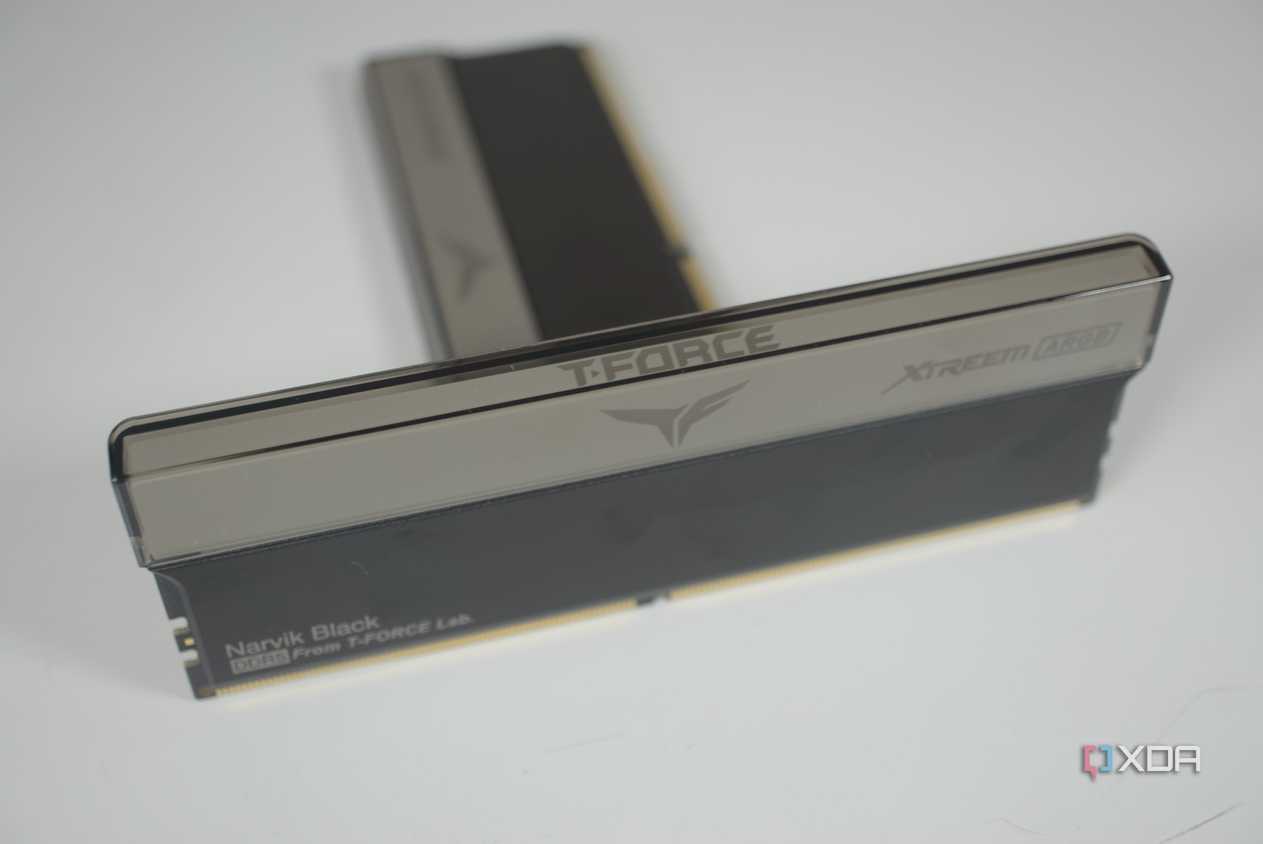 TeamGroup T-FORCE XTREE ARGB DDR5 top angle