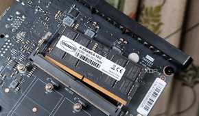 The SODIMM RAM stick inside the TerraMaster F8 SSD Plus
