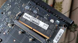 The SODIMM RAM stick inside the TerraMaster F8 SSD Plus