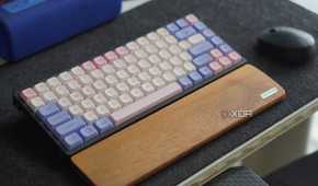 75% layout keyboard on a desk