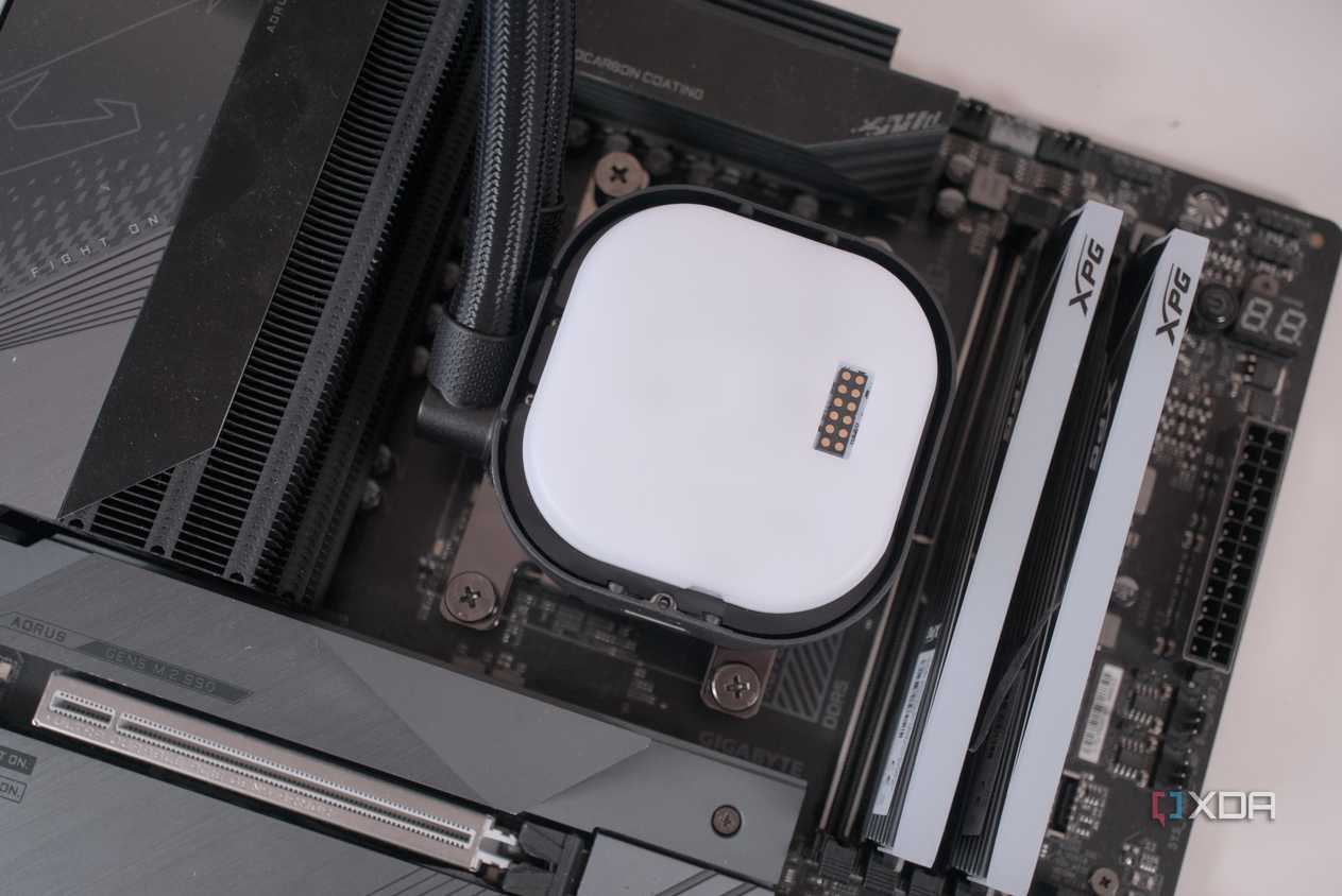 Corsair iCUE Link Titan 360 RX RGB block