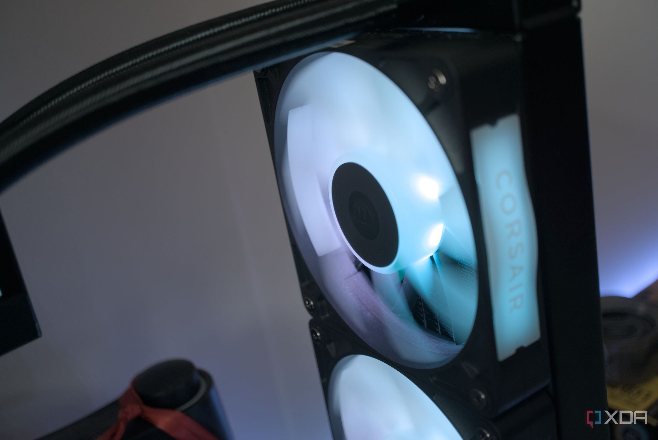 Corsair iCUE Link Titan 360 RX RGB fan lighting