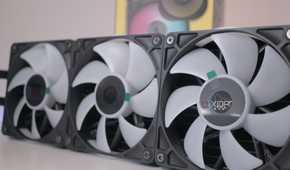 Corsair iCUE Link Titan 360 RX RGB fans