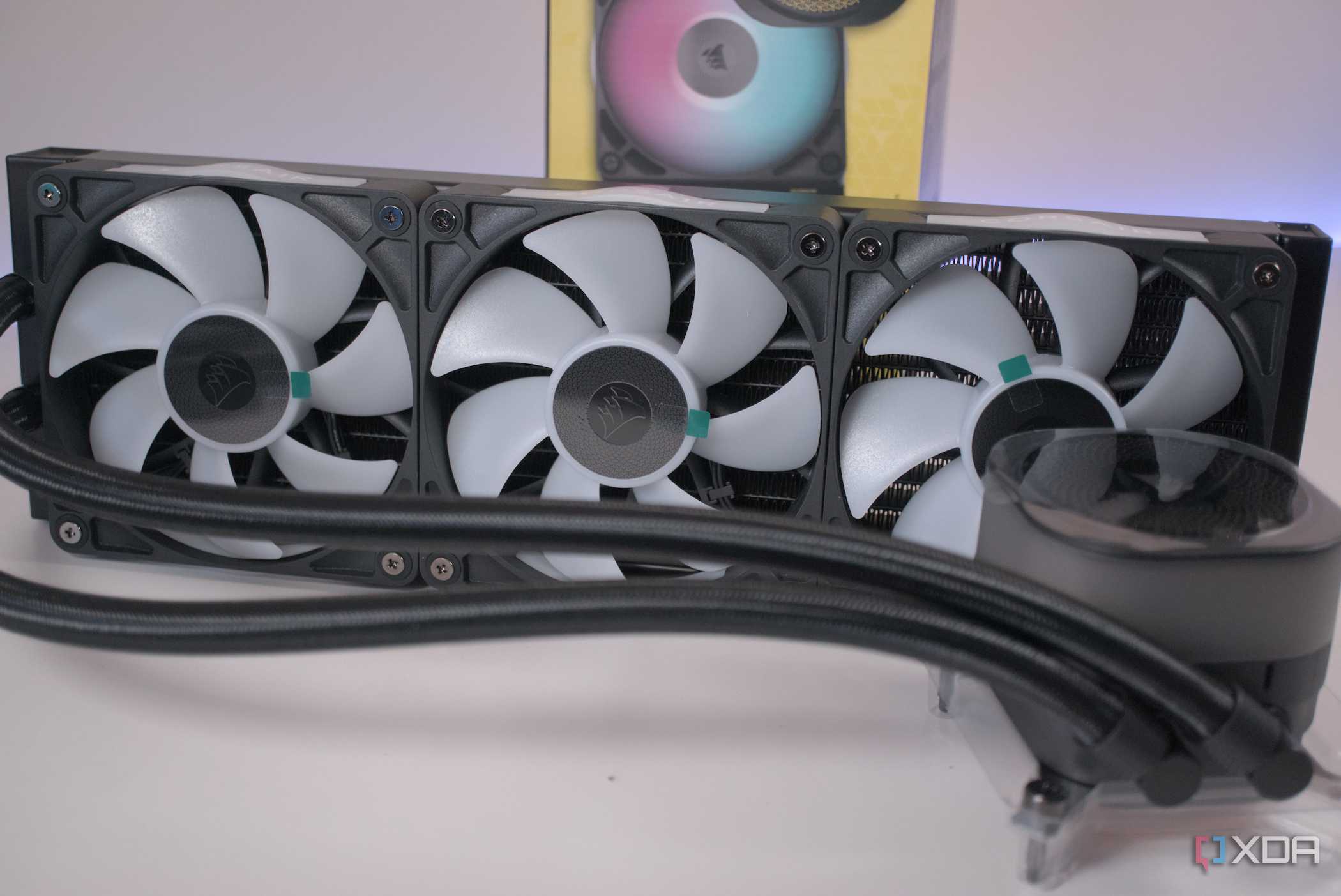 Corsair iCUE Link Titan 360 RX RGB