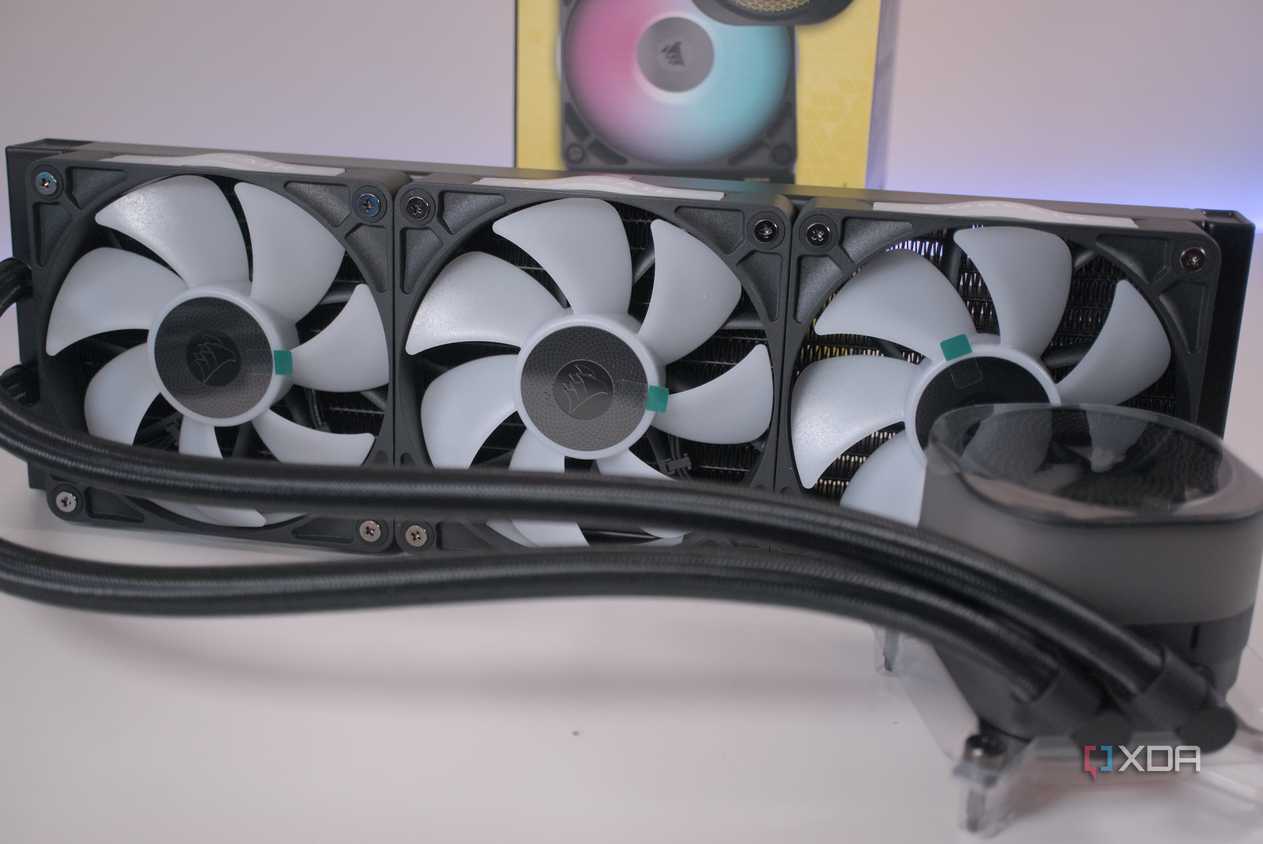 Corsair iCUE Link Titan 360 RX RGB