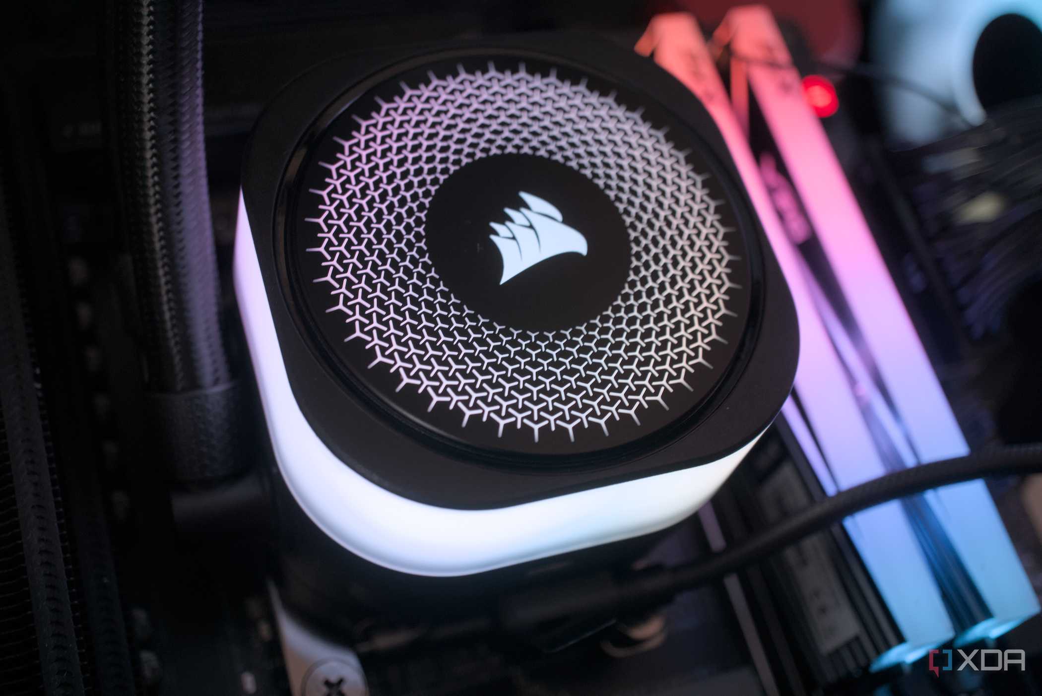Corsair iCUE Link Titan 360 RX RGB