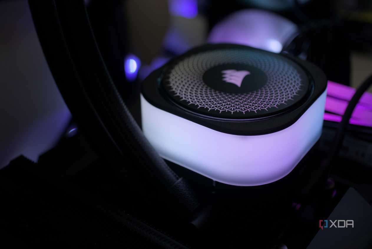 Corsair iCUE Link Titan 360 RX RGB pump on