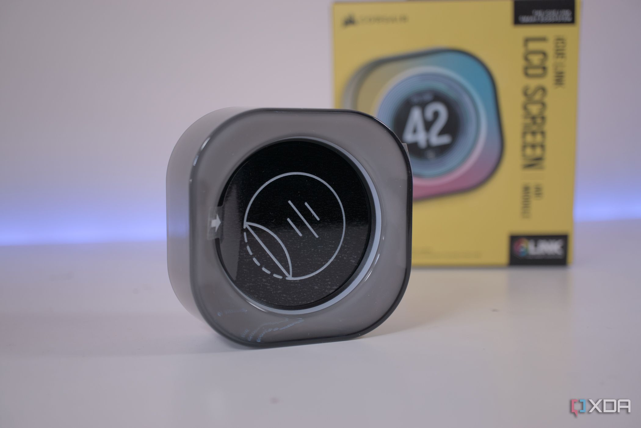 Corsair iCUE Link Titan 360 RX RGB LCD screen
