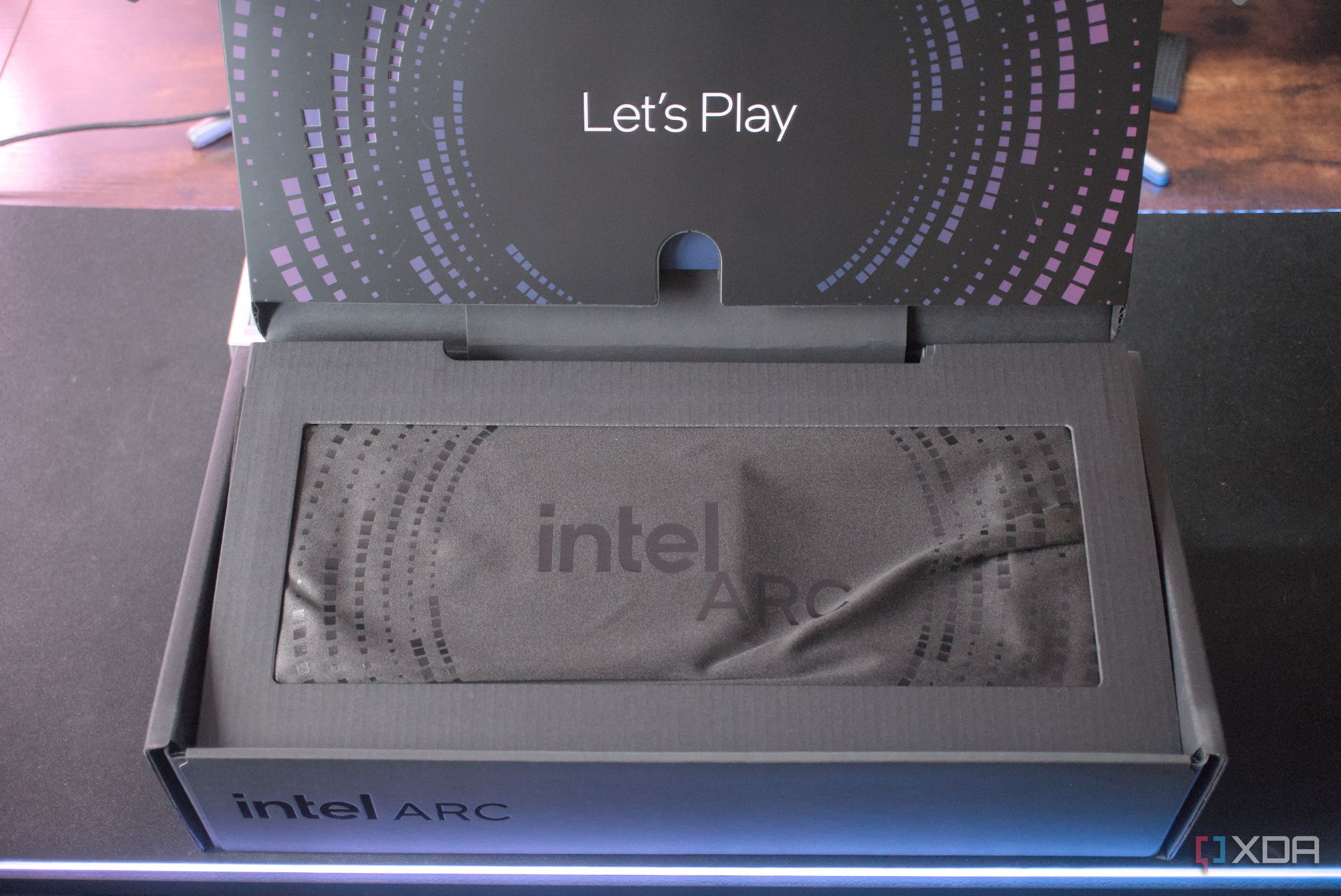 Intel Arc B580 box