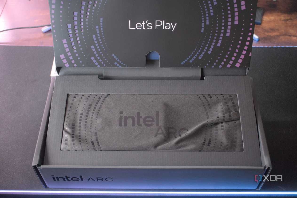 Intel Arc B580 box