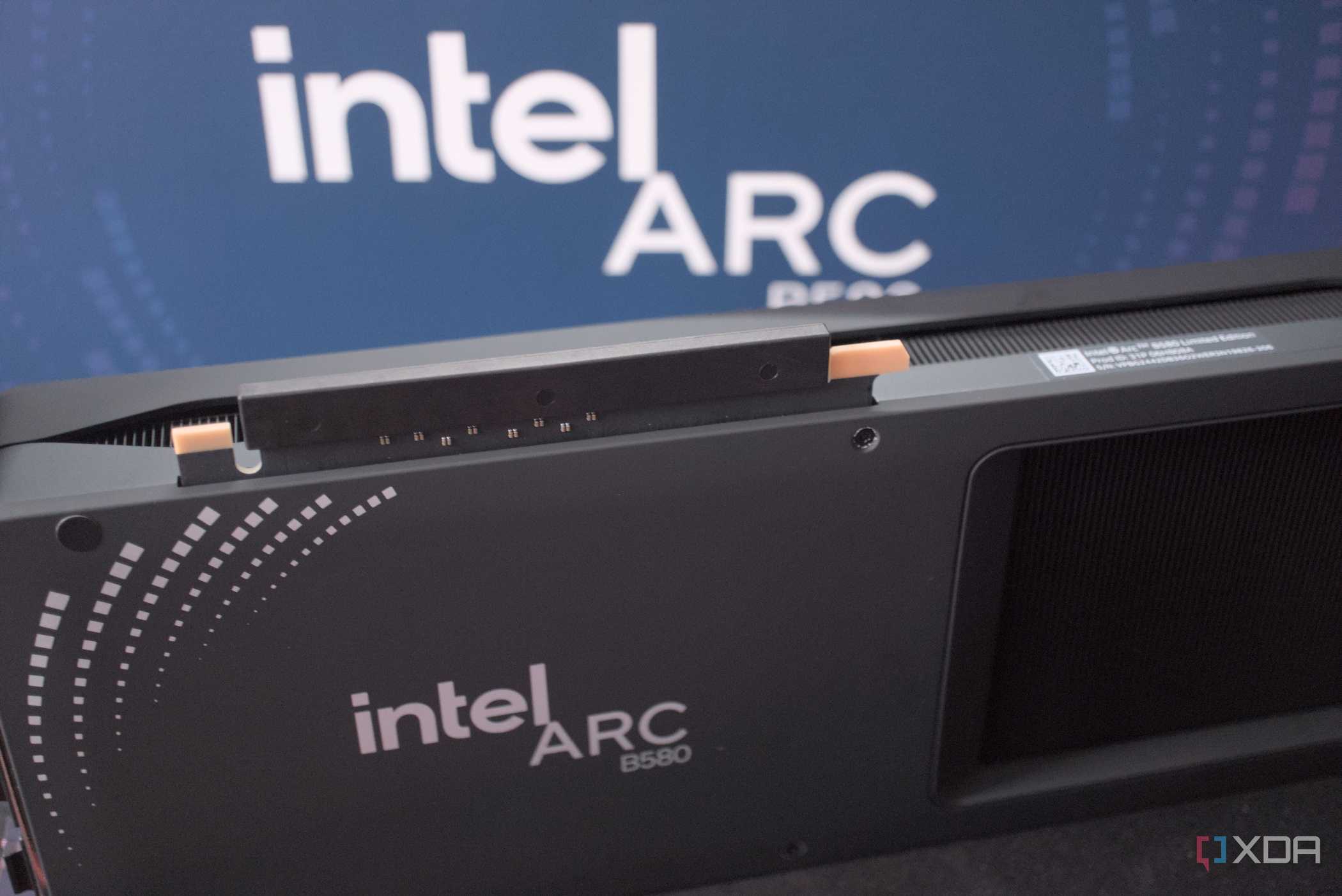 Intel Arc B580 PCIe slot.