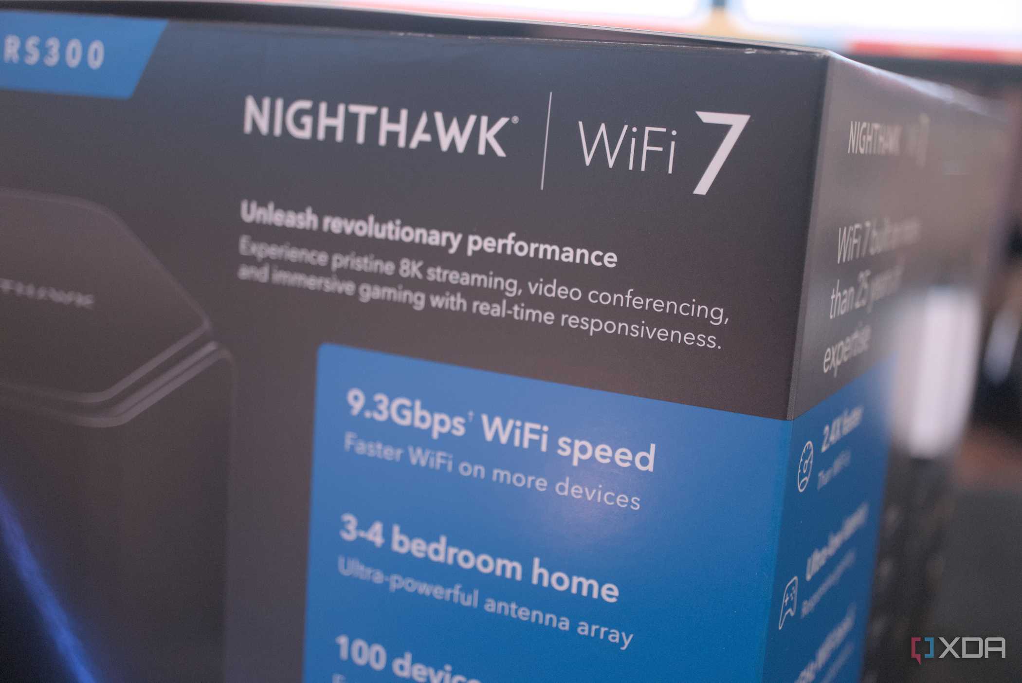 Netgear Nighthawk RS300 box branding