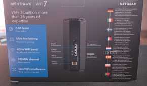 Netgear Nighthawk RS300 box specs