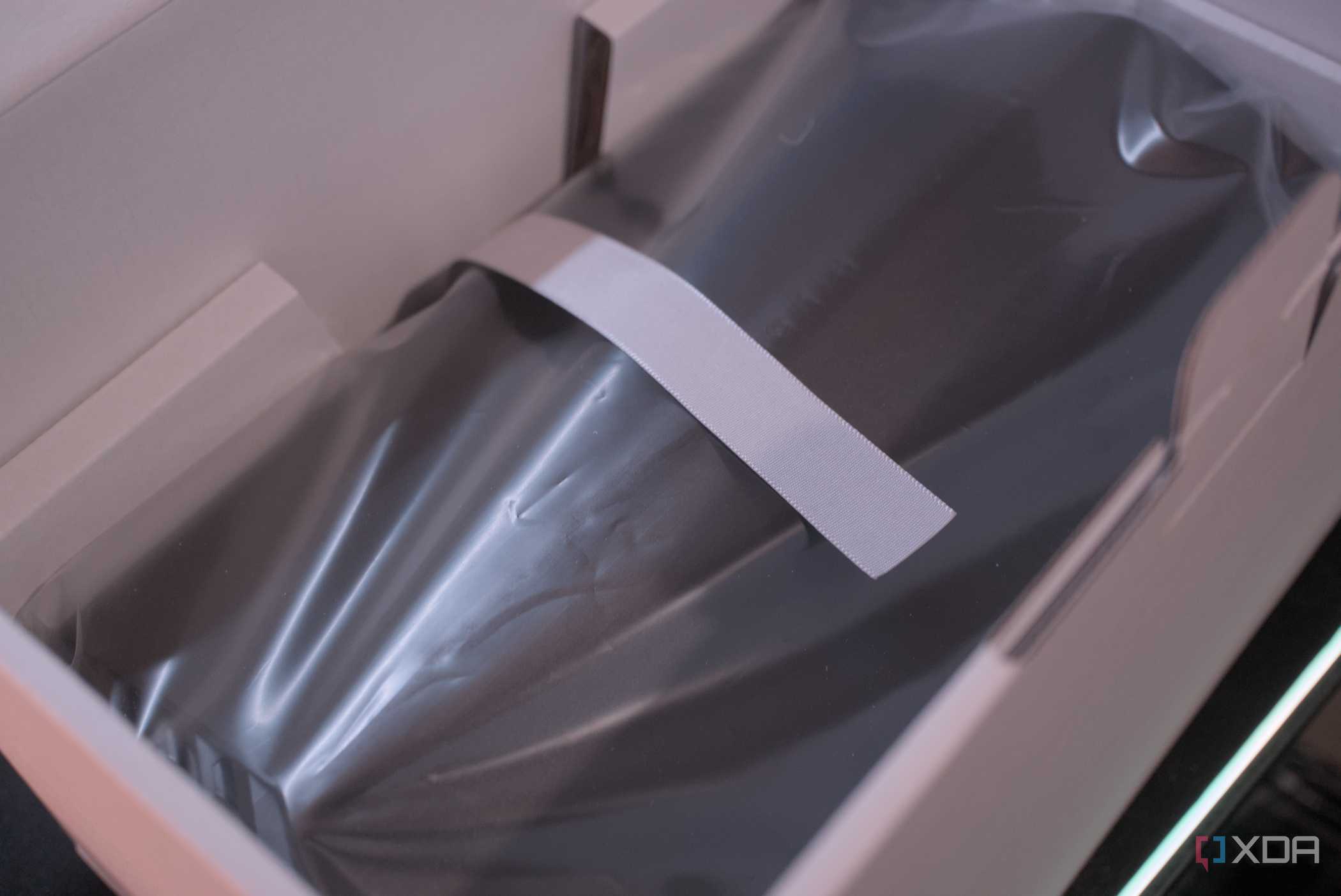 Netgear Nighthawk RS300 packaging
