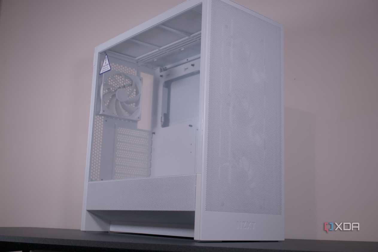 NZXT H5 Flow RGB front side