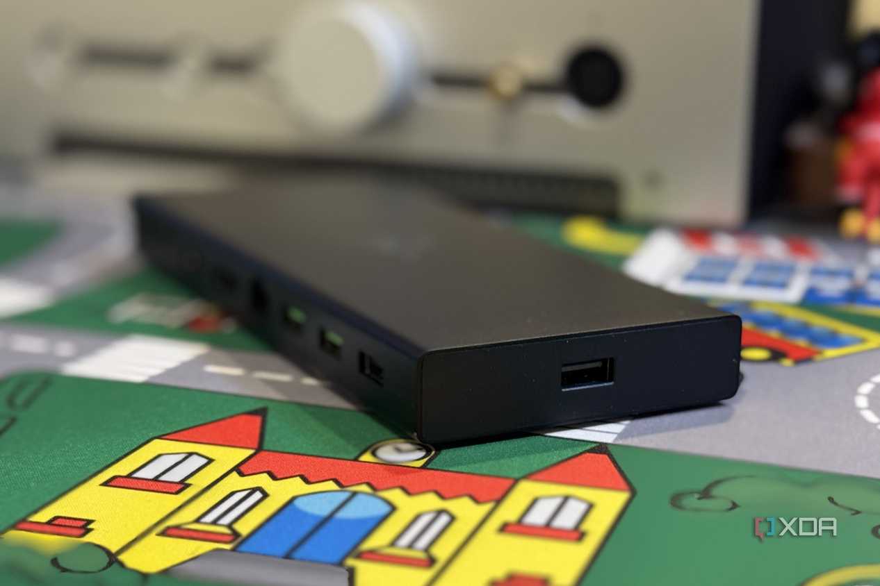razer usb 4 dock showing the dedicated dongle port that is set apart from the rest of the ports