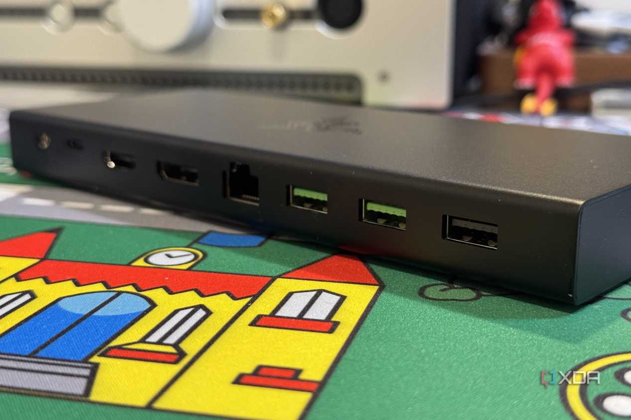 razer usb 4 dock seen from the back side