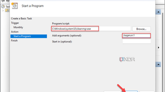 screenshot shows settings to run Disk Cleanup automatically with Task Scheduler