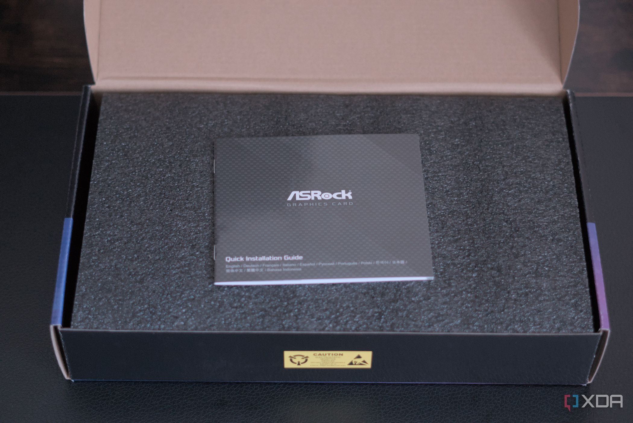 ASRock Arc B570 Challenger box open