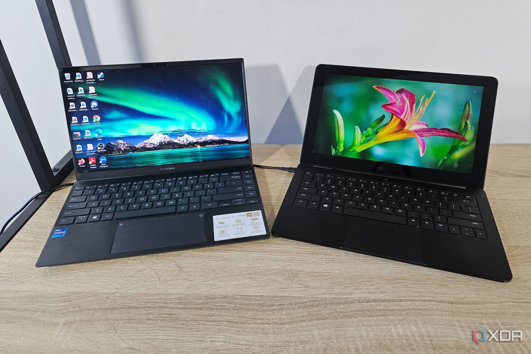 casting-one-laptop-display-to-another-laptop-1