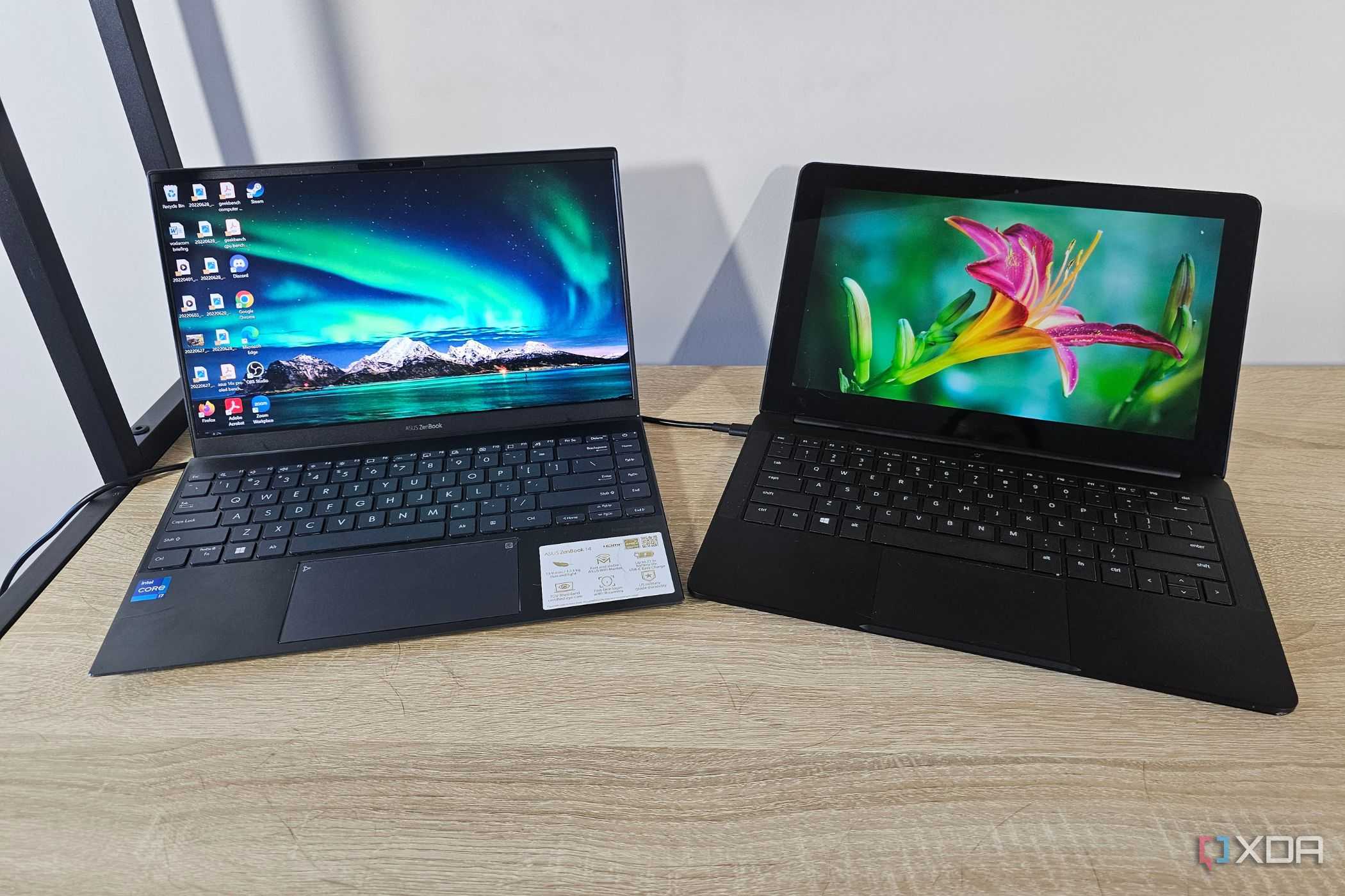 casting-one-laptop-display-to-another-laptop-1
