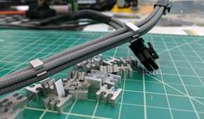 custom sleeved pc psu cable with cable combs