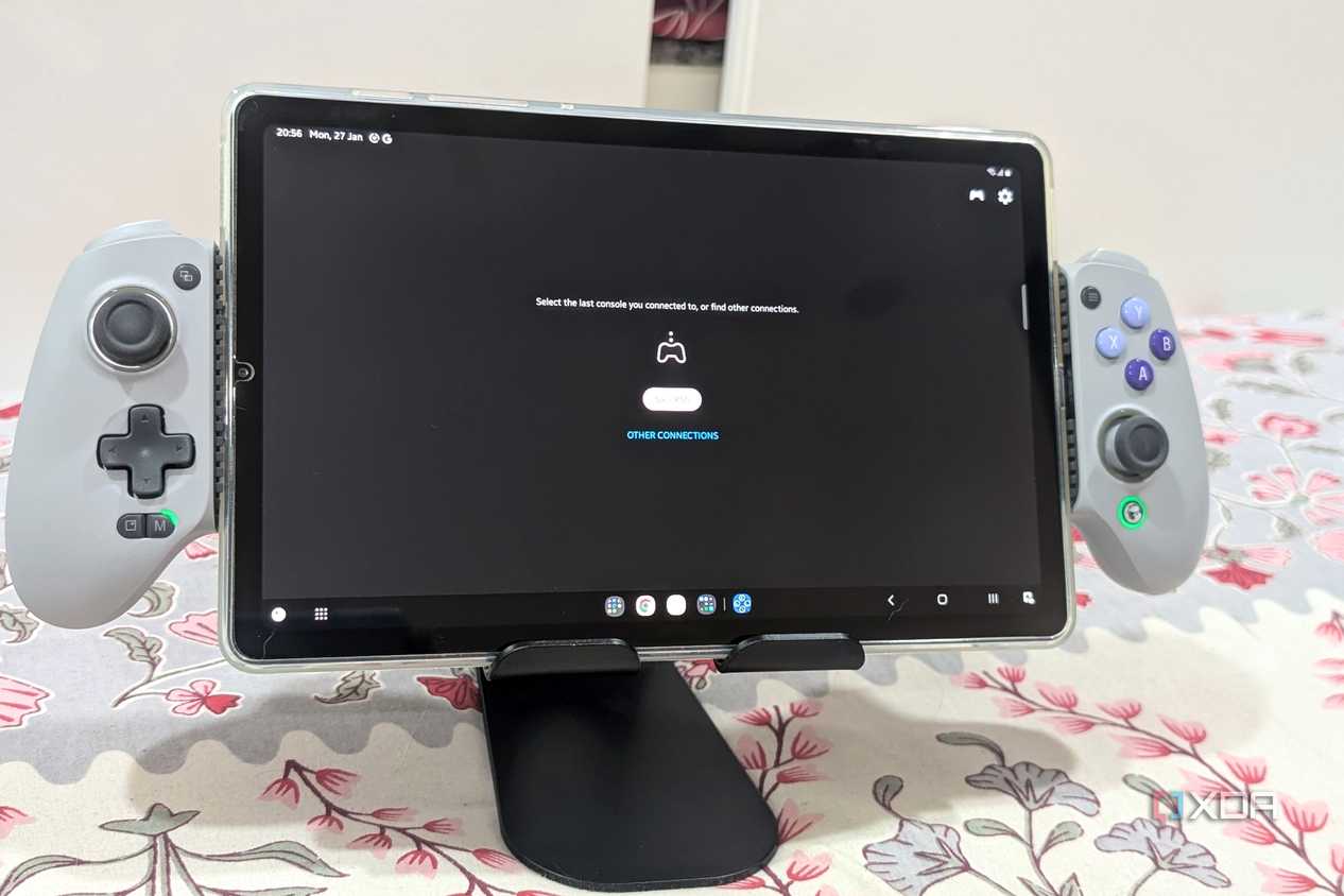 An image of the Samsung Galaxy S6 Lite Tab connected to a Gamesir Galileo G8 controller via an extension kit.