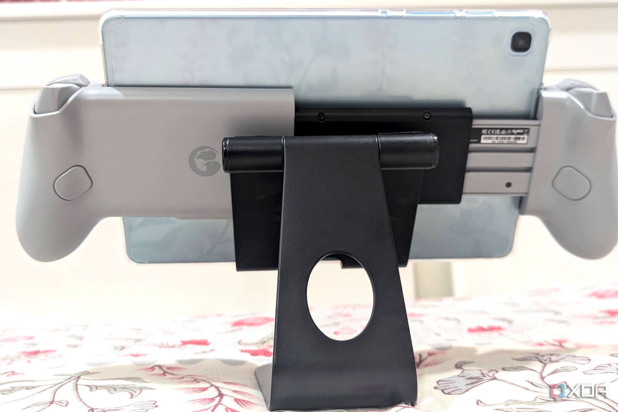 Rear image of a Gamesir Galileo G8 controller, extended to hold a Samsung S6 Lite Tablet.