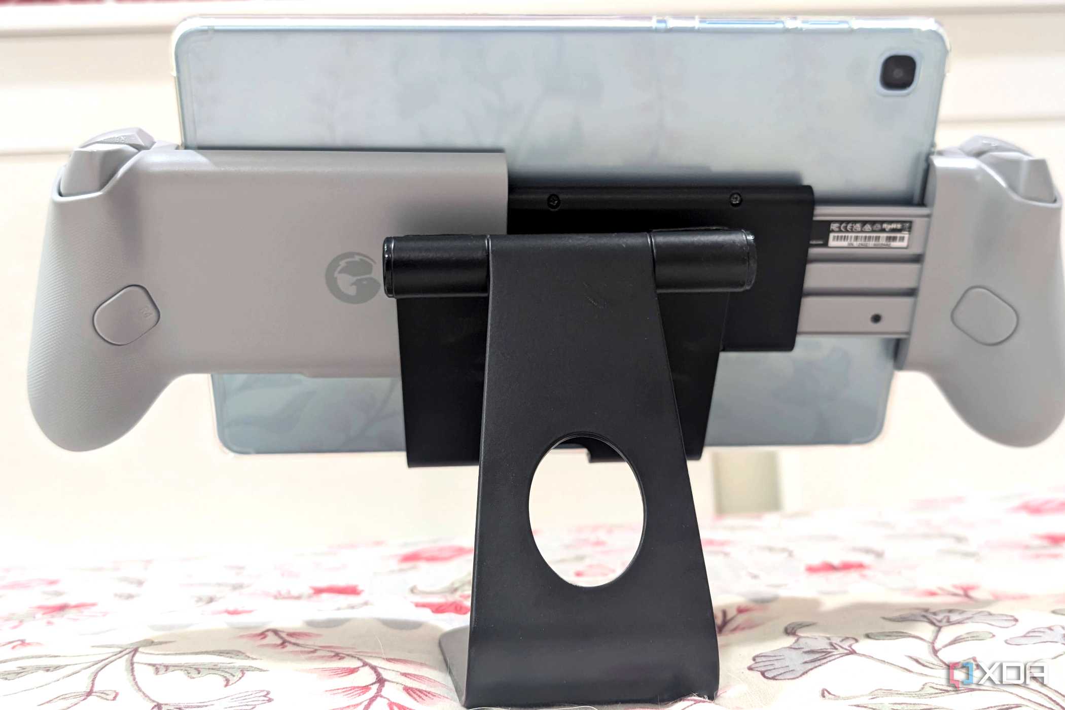 Rear image of a Gamesir Galileo G8 controller, extended to hold a Samsung S6 Lite Tablet.