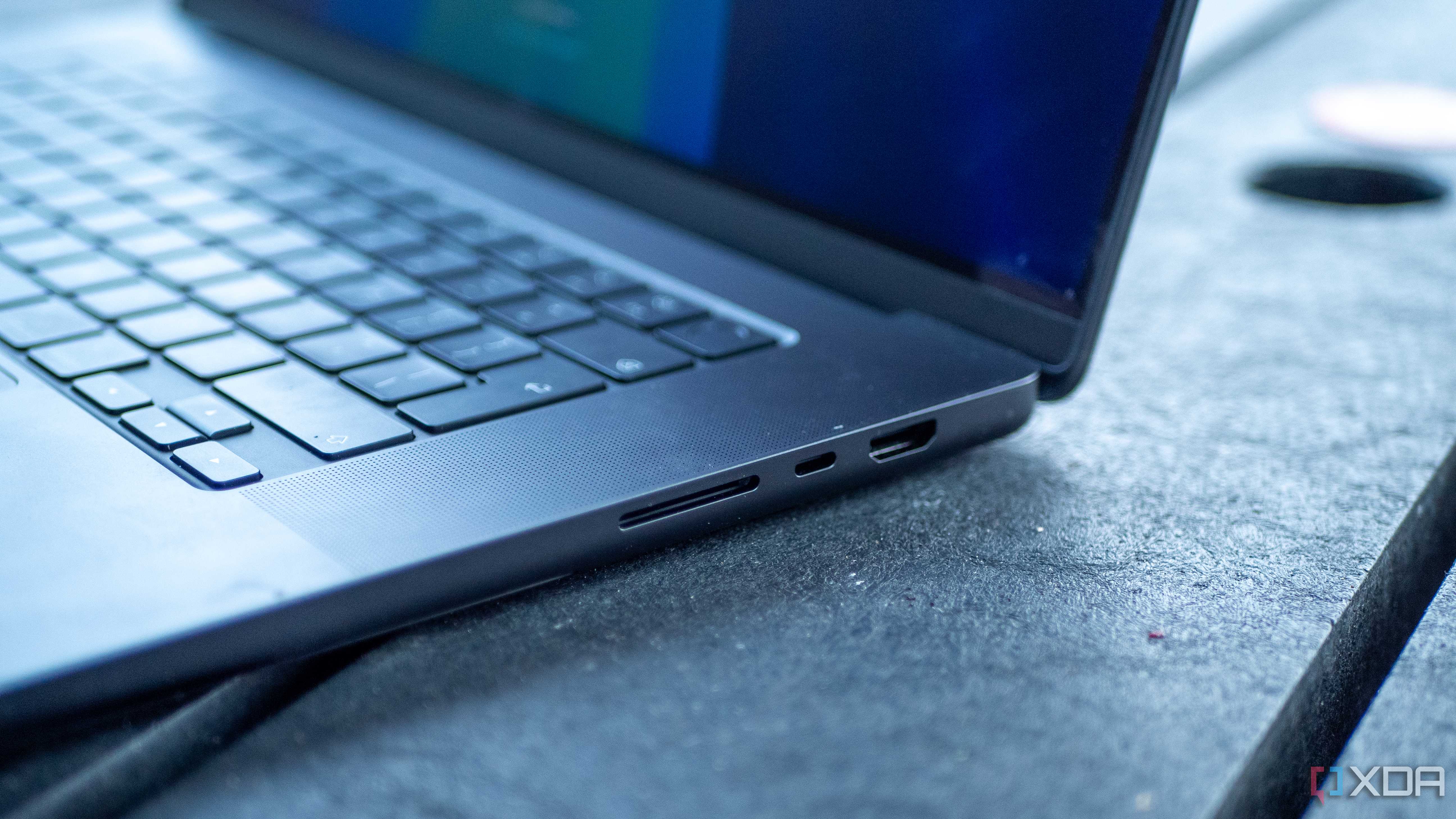 MacBook-Pro-M4-Pro-16-inch-Ports-2