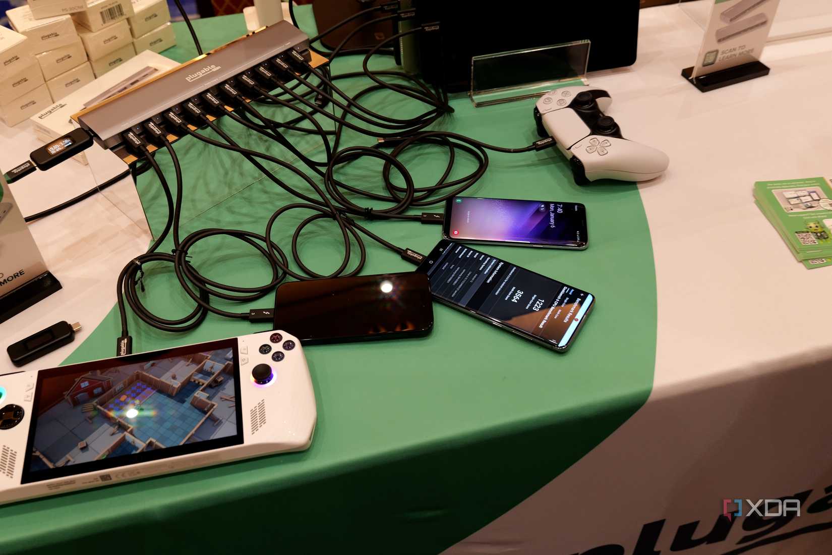 Plugable's 10-port charging hub intelligently directs the power to ...
