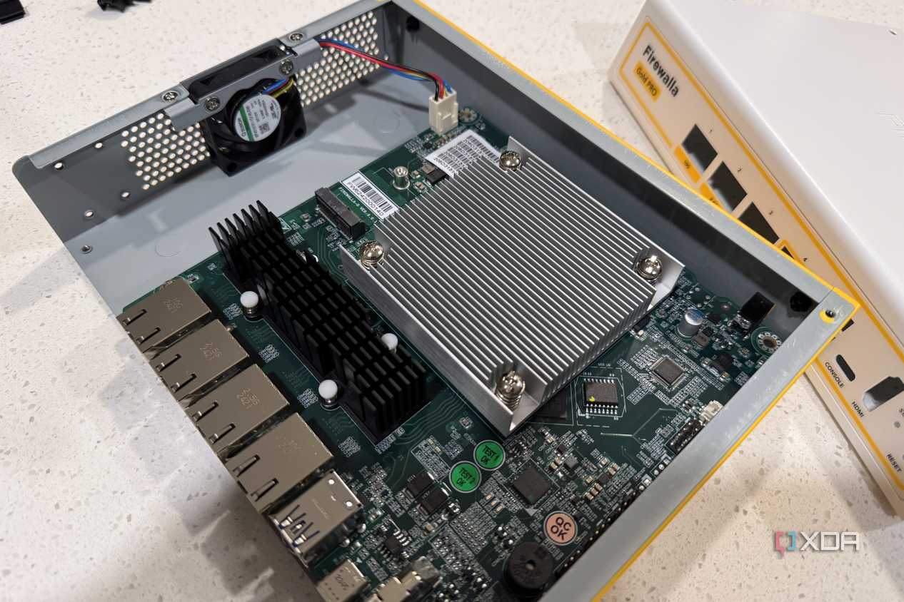 firewalla gold pro hardware firewall inside