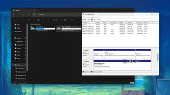 The newly formatted drive shows up inside the File Explorer