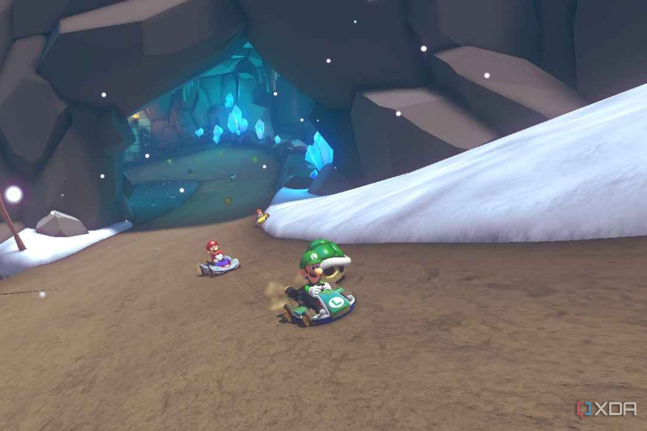 Mario Kart 8 Mario throwing shell at Luigi