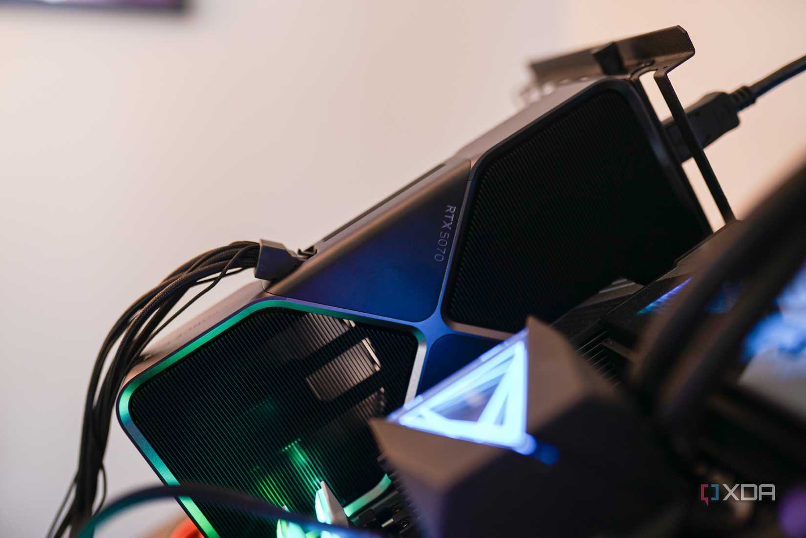 I undervolted my CPU and GPU at the same time, and my PC runs cooler ...