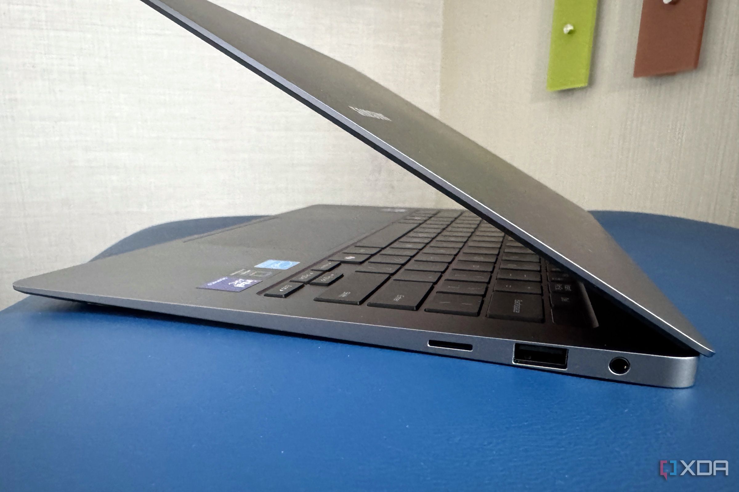samsung galaxy book 5 pro seen from the right side