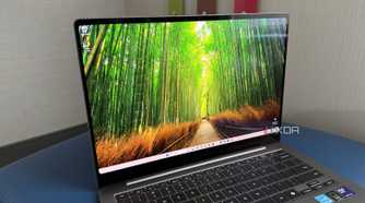 samsung galaxy book 5 pro showing the amoled screen